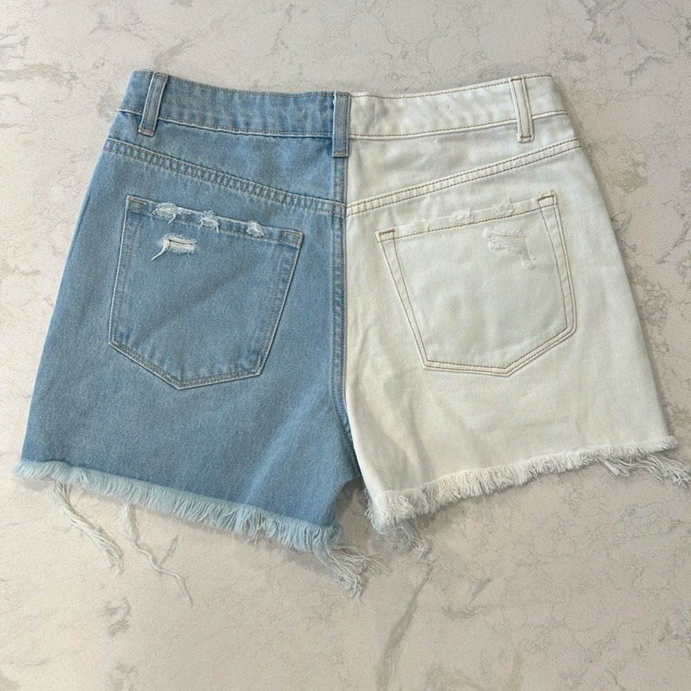 Vervet Rebecca Colorblock Denim Blue & White‎ High Rise Distressed Shorts Size S - Picture 3 of 11